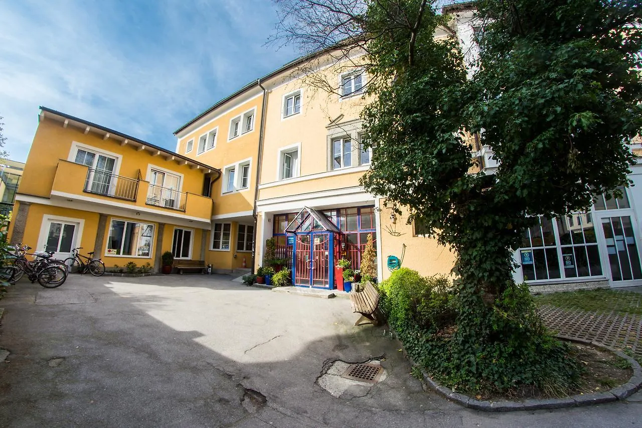 Yoho - International Youth Hostel Salzburg
